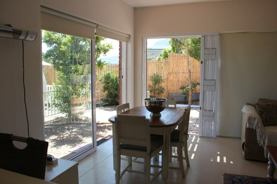 To Let 2 Bedroom Property for Rent in Rome Glen Western Cape
